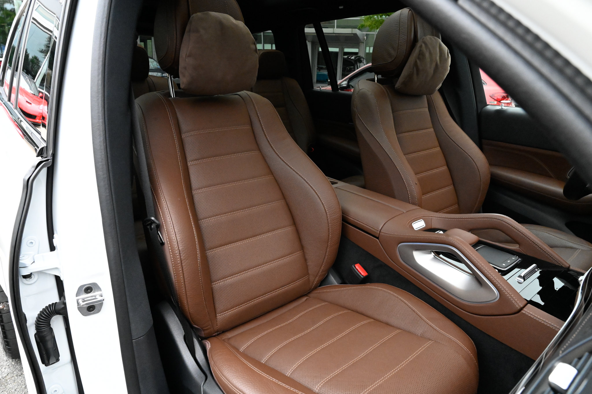 Used 2025 Mercedes-Benz GLS 580 4MATIC image 58