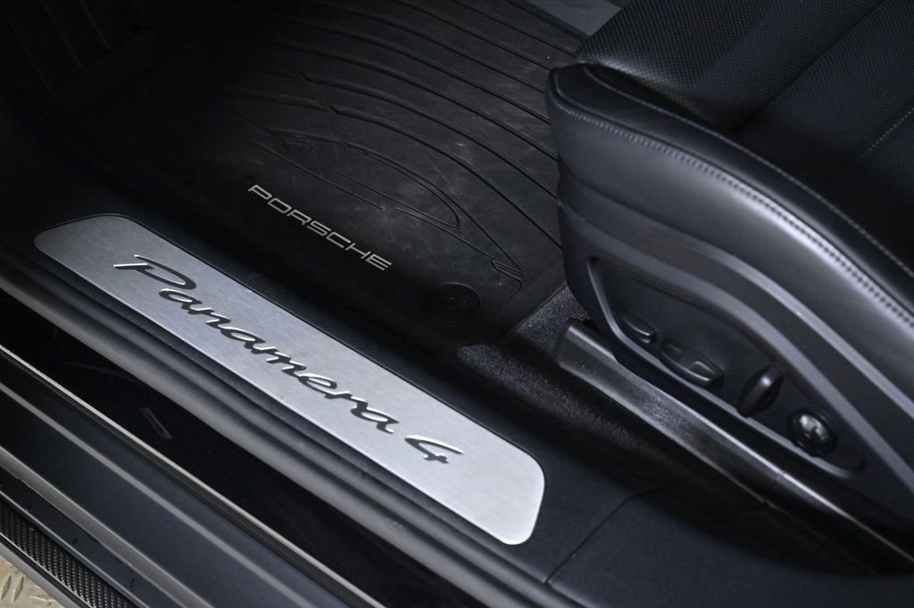 Certified 2025 Porsche Panamera 4 image 21