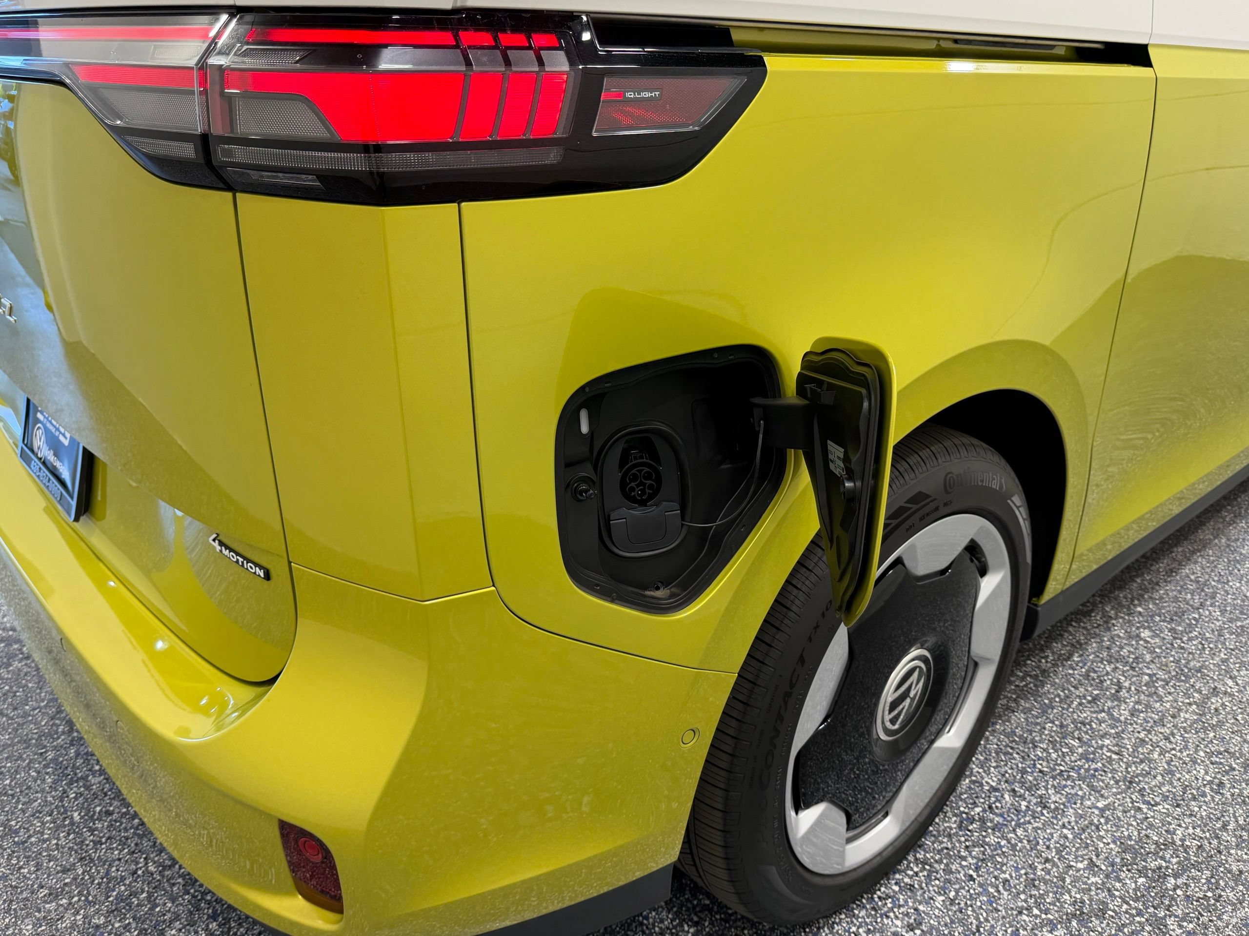 New 2025 Volkswagen ID. Buzz Pro S Plus AWD/4WD image 59