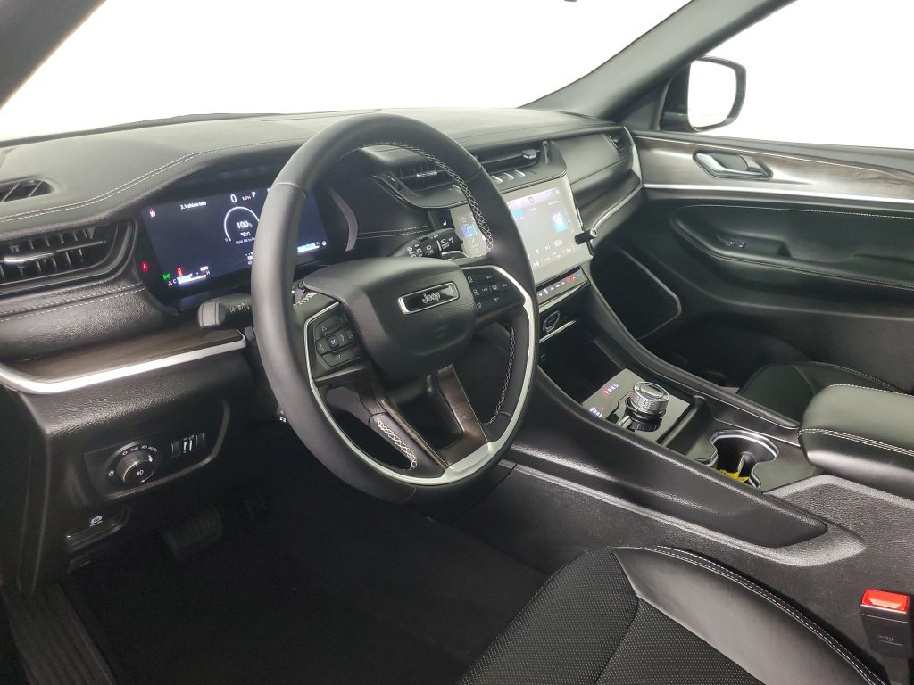 Used 2026 Jeep Grand Cherokee Limited AWD/4WD image 11