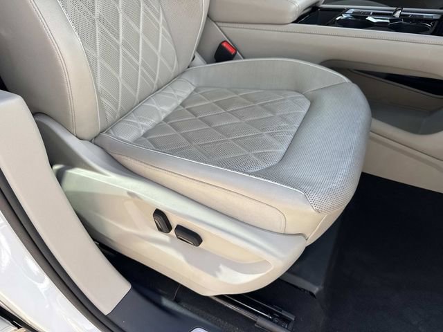 Used 2024 Volkswagen Atlas SEL Premium R-Line image 14