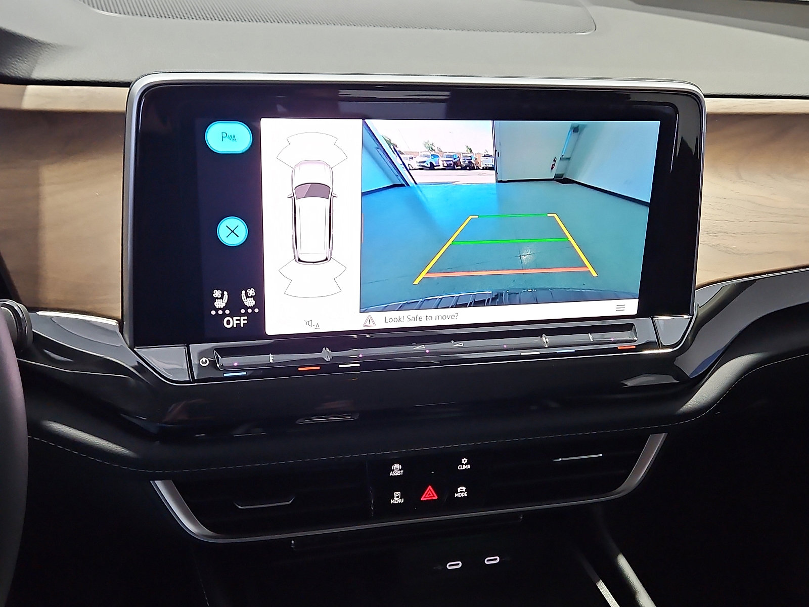 New 2026 Volkswagen Atlas SE FWD image 17