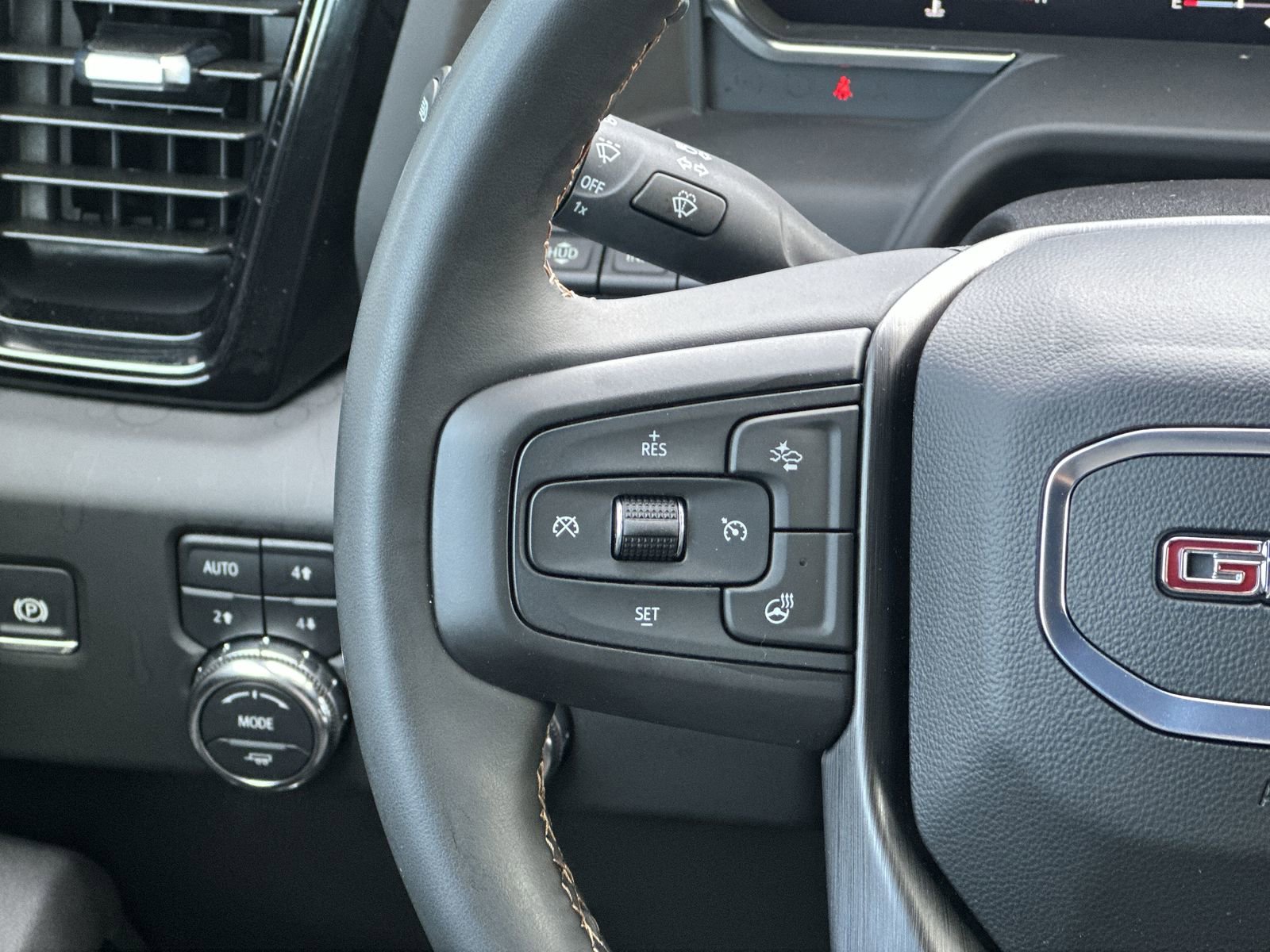 Used 2025 GMC Sierra 2500 AT4 w/ AT4 Premium Plus Package AWD/4WD image 20