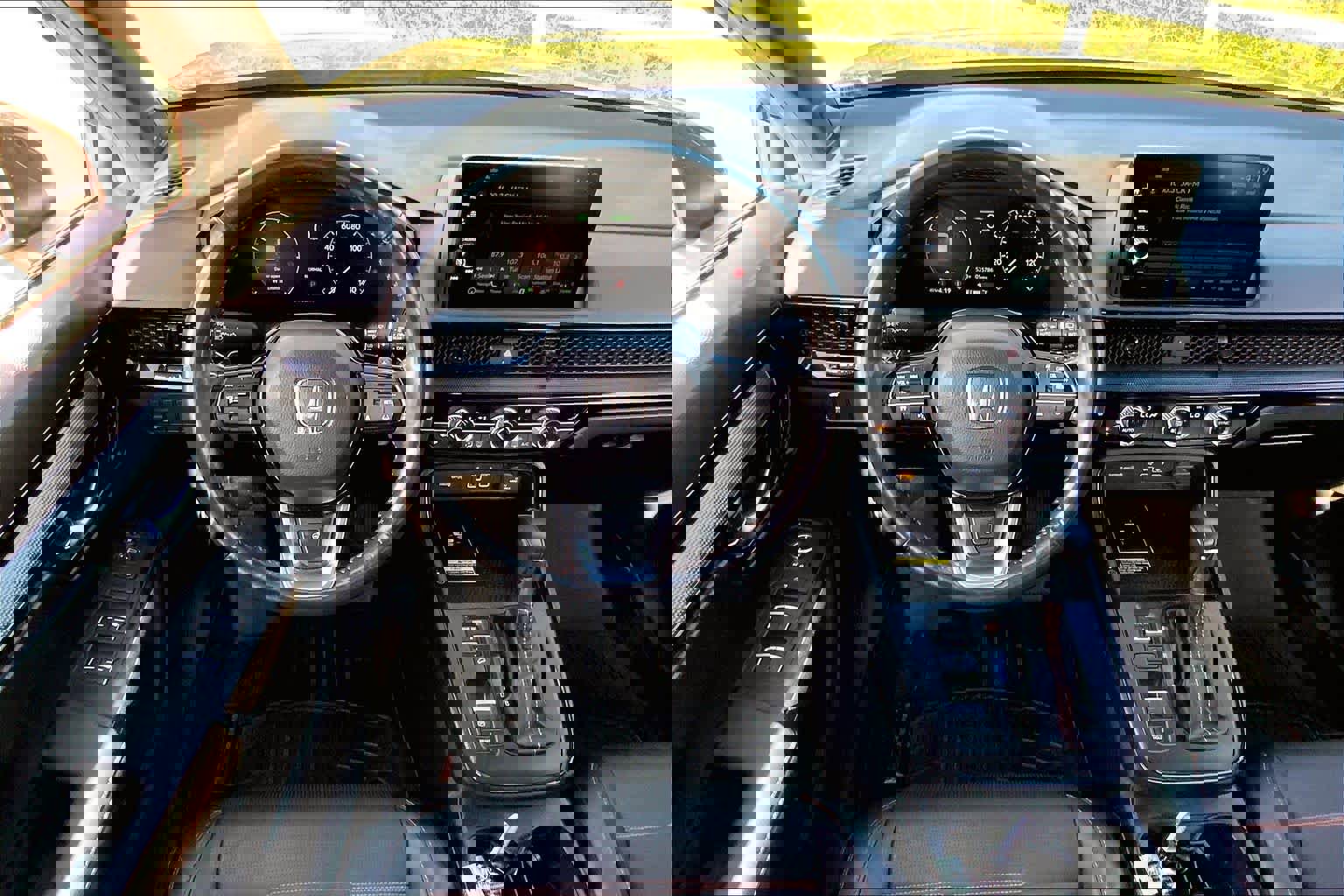 Used 2024 Honda CR-V Sport Touring image 5