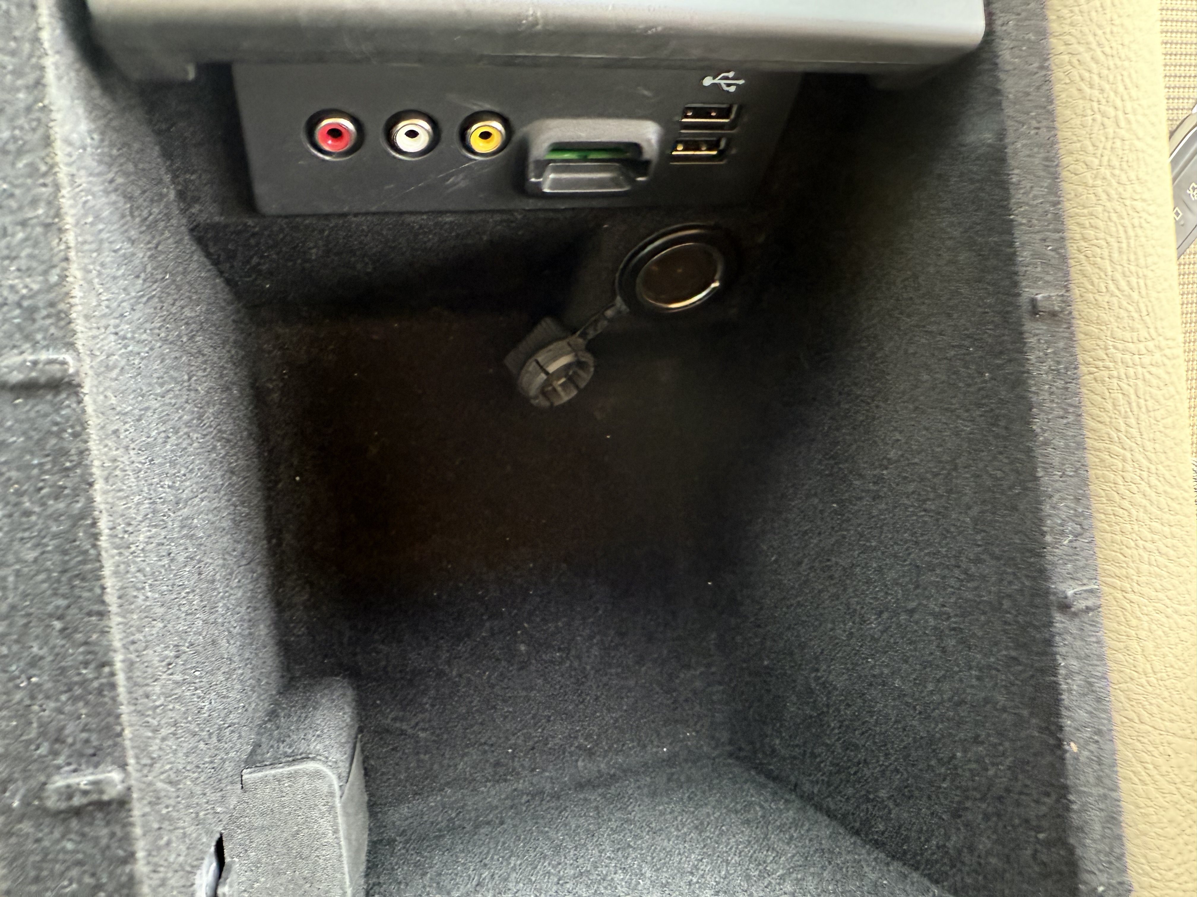 Used 2013 Ford Taurus SEL FWD image 14