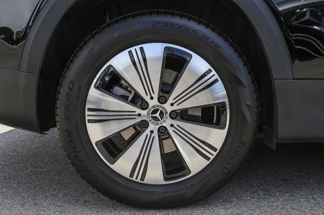 Used 2024 Mercedes-Benz EQB 300 4MATIC image 11