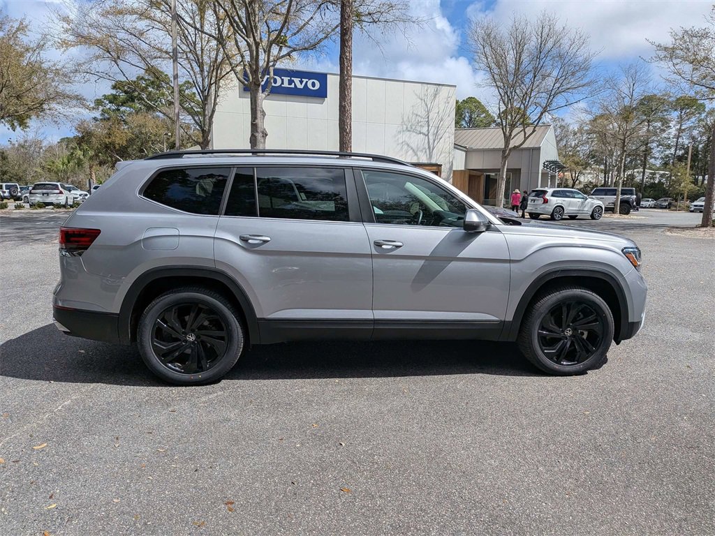 Used 2022 Volkswagen Atlas SE w/ Panoramic Sunroof Package image 3