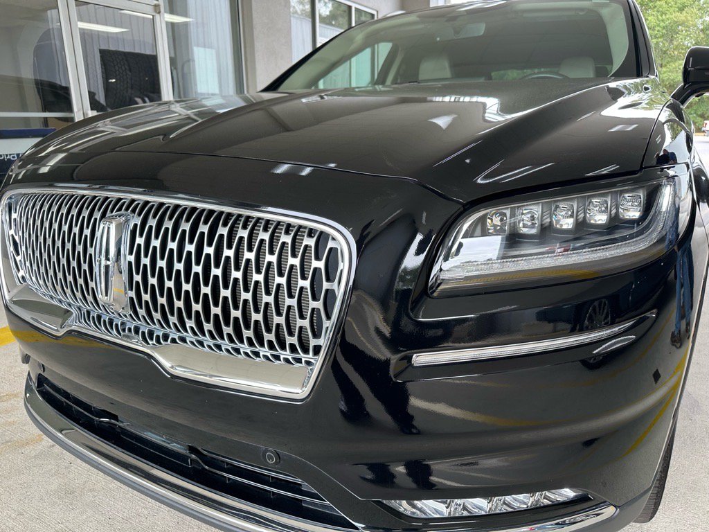 Used 2022 Lincoln Nautilus Reserve w/ Equipment Group 202A AWD/4WD image 2