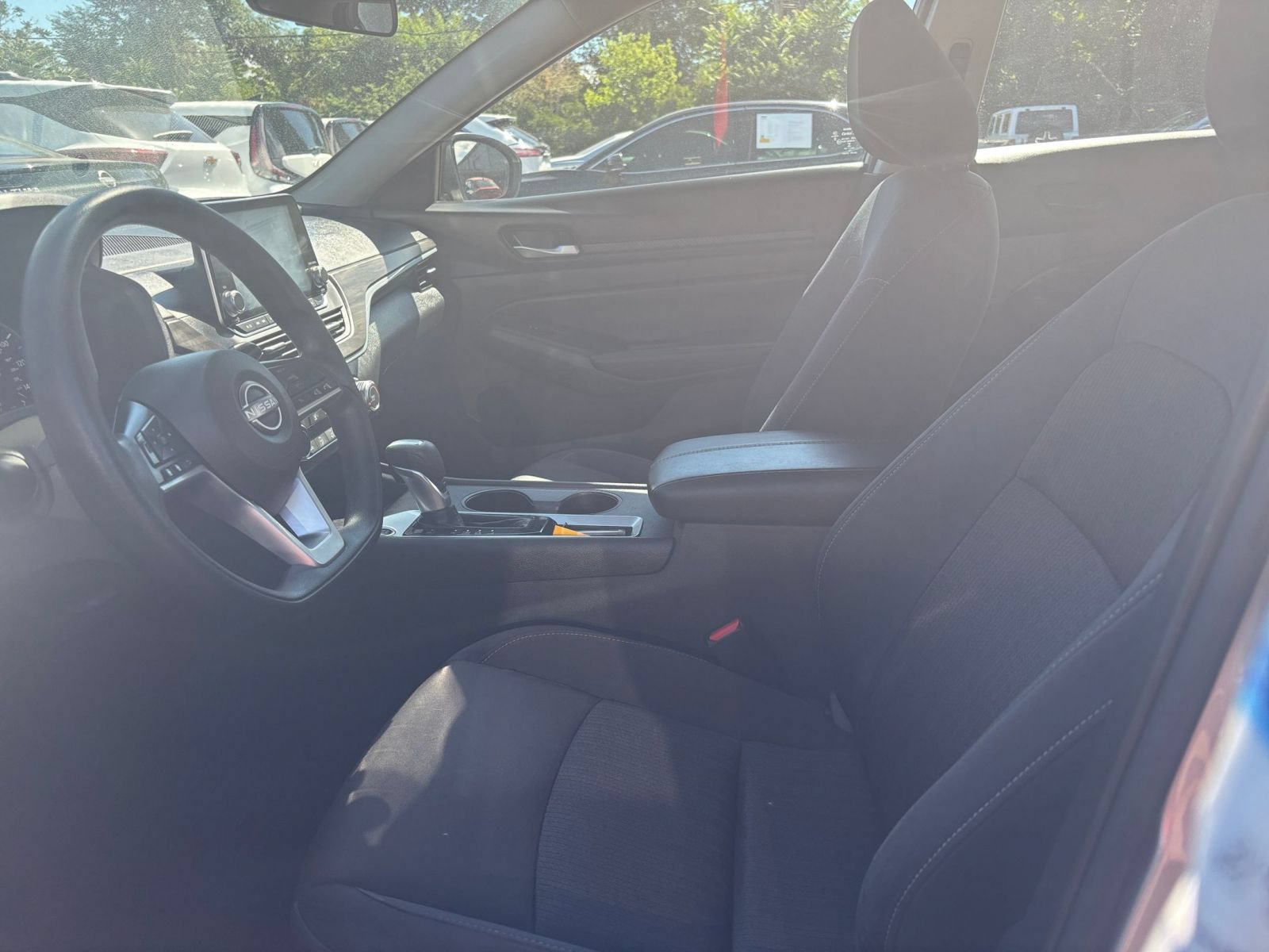 Used 2025 Nissan Altima 2.5 SV FWD image 23