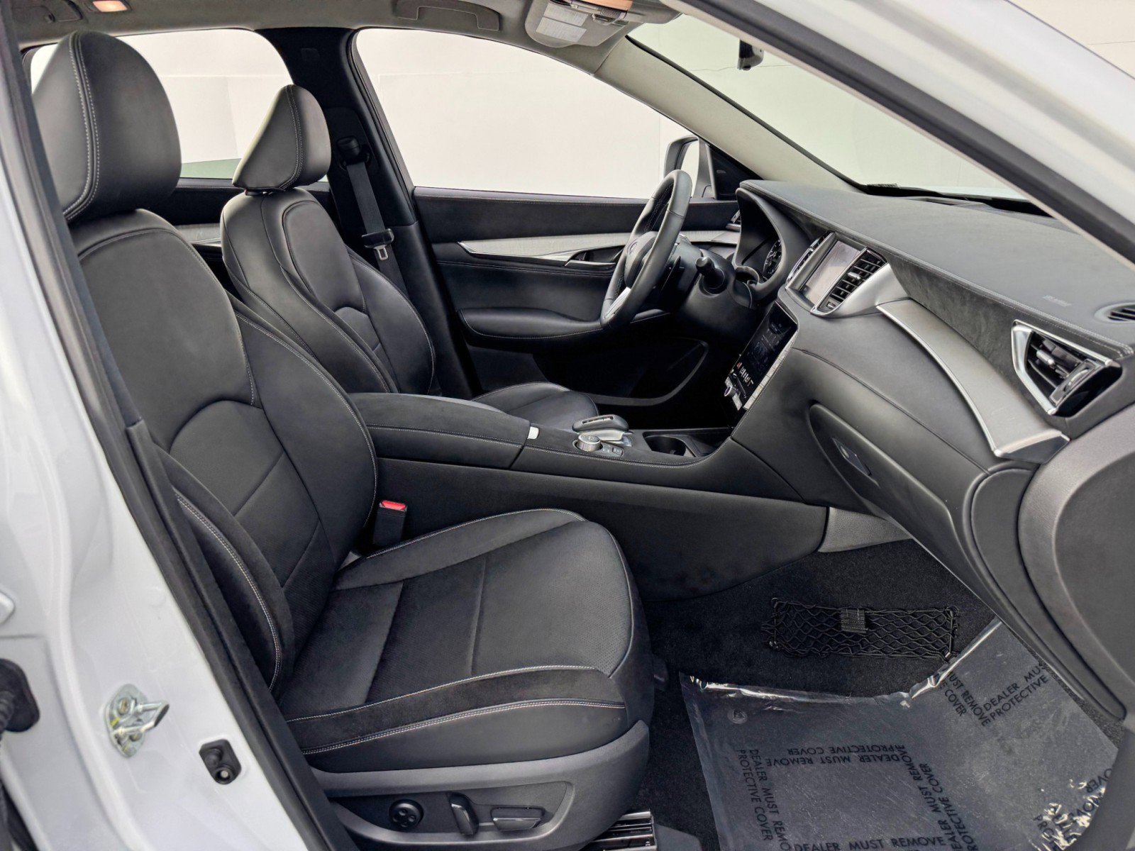 Used 2023 INFINITI QX50 Sensory w/ Accent Package image 16