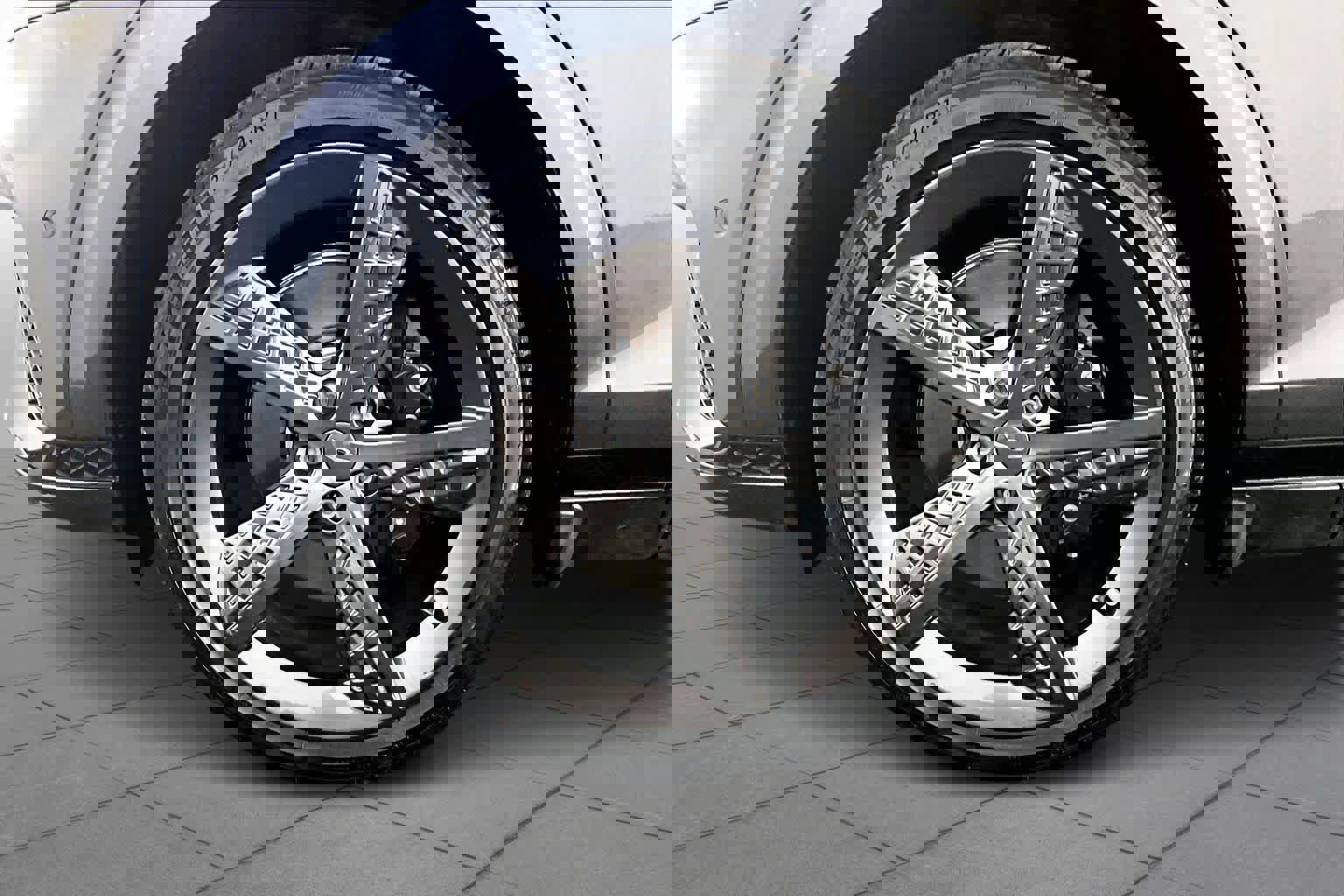 Used 2024 Genesis GV70 3.5T Sport w/ Sport Prestige Package image 10