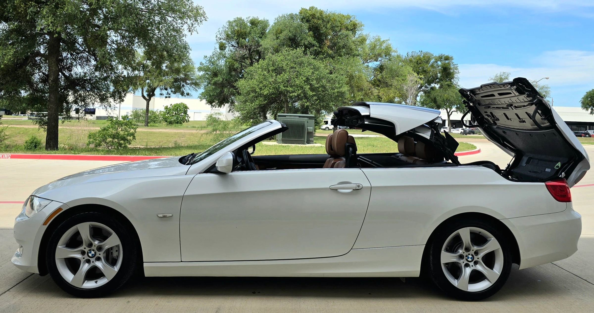 Used 2013 BMW 335i Convertible RWD image 11
