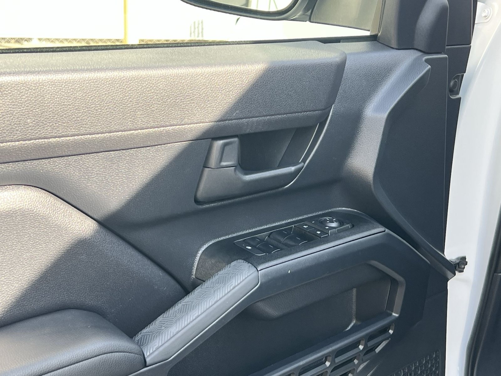 Used 2025 Toyota 4Runner SR5 AWD/4WD image 15