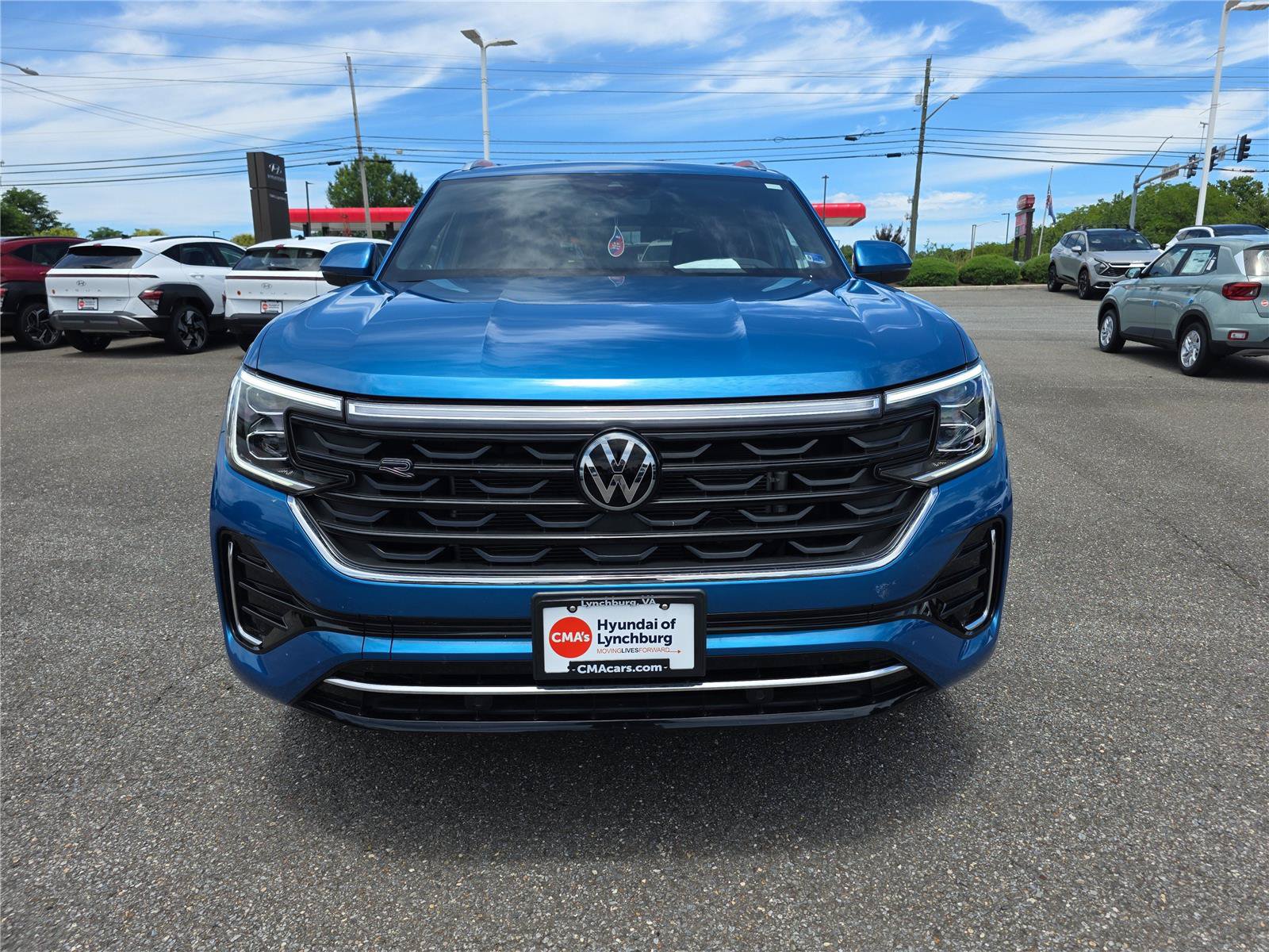 Used 2024 Volkswagen Atlas Cross Sport SEL R-Line AWD/4WD image 8