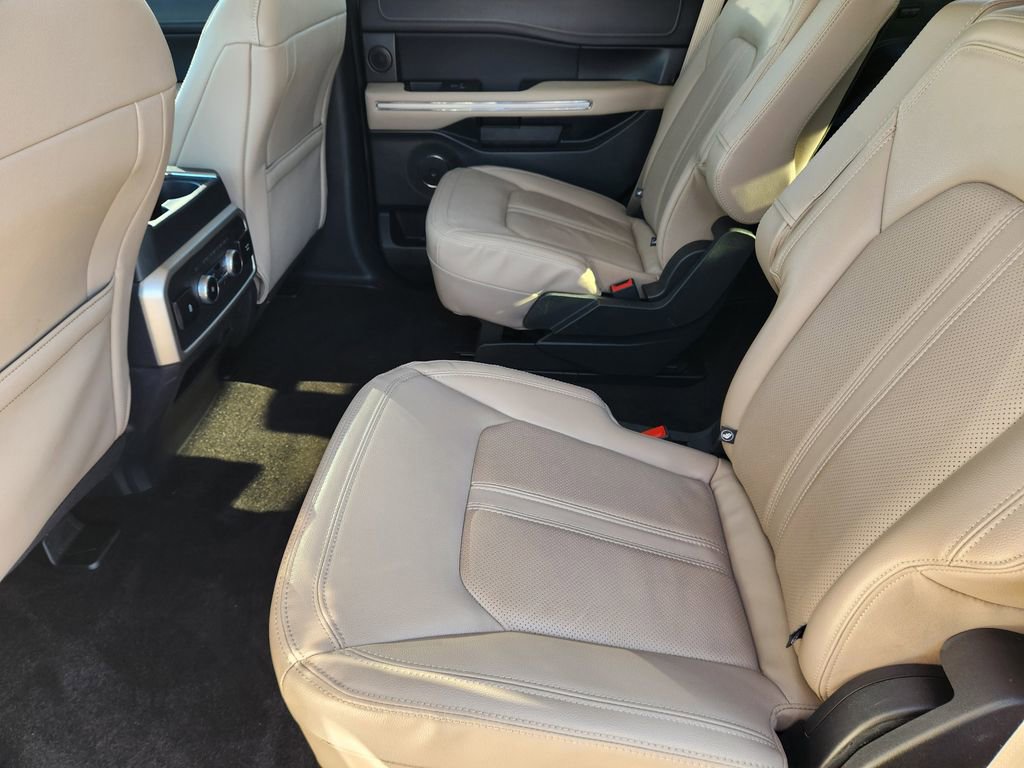 Used 2022 Ford Expedition Limited image 31