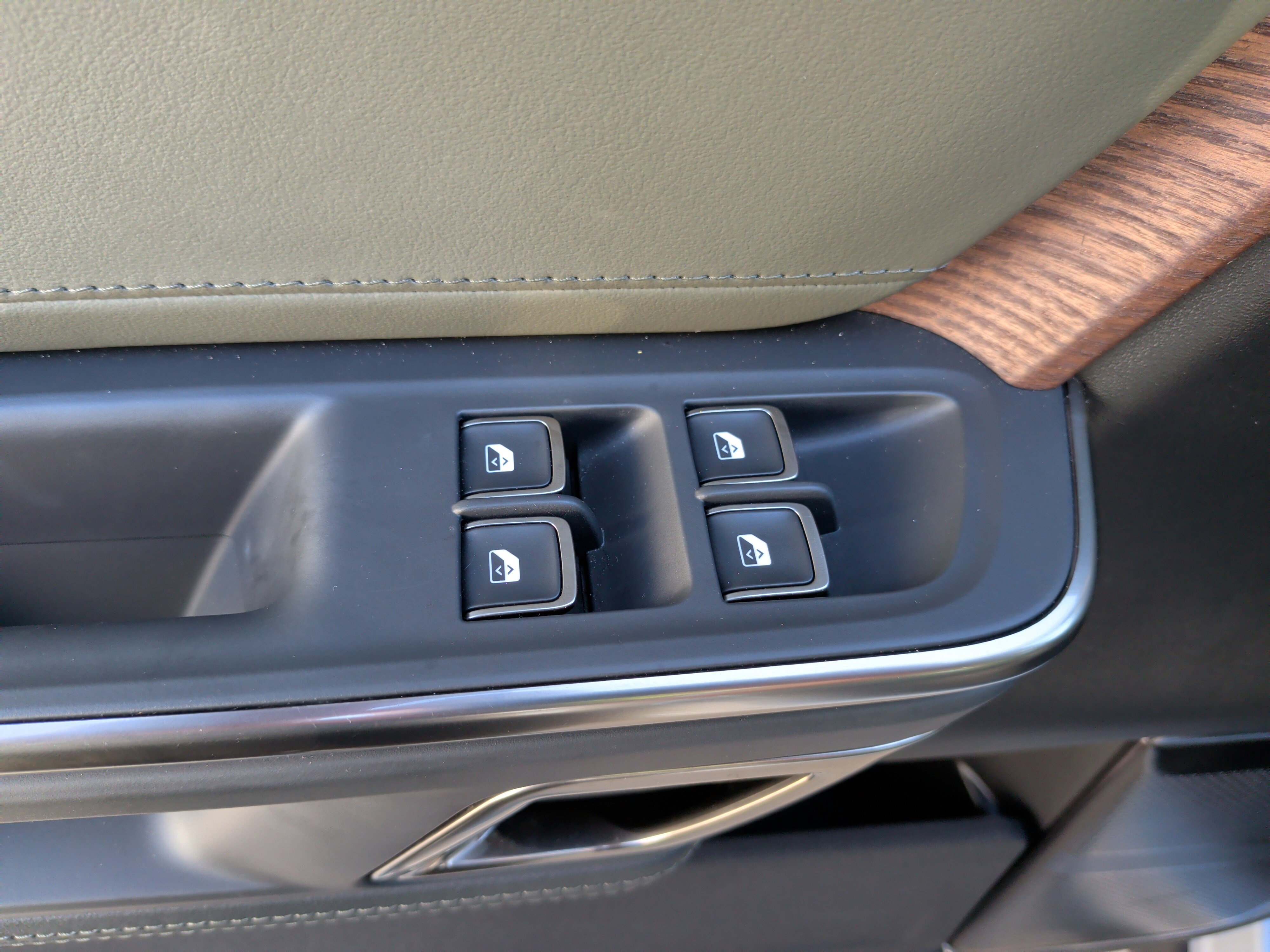 Used 2024 Rivian R1T Adventure image 15