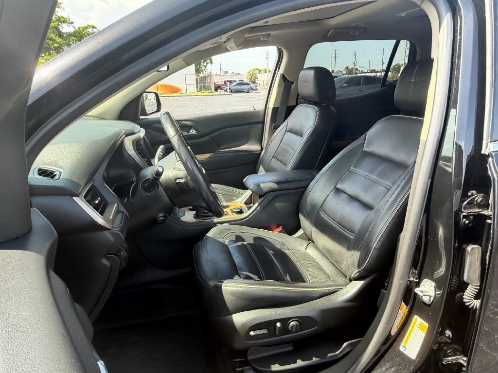 Certified 2018 GMC Acadia Denali w/ Technology Package AWD/4WD image 9