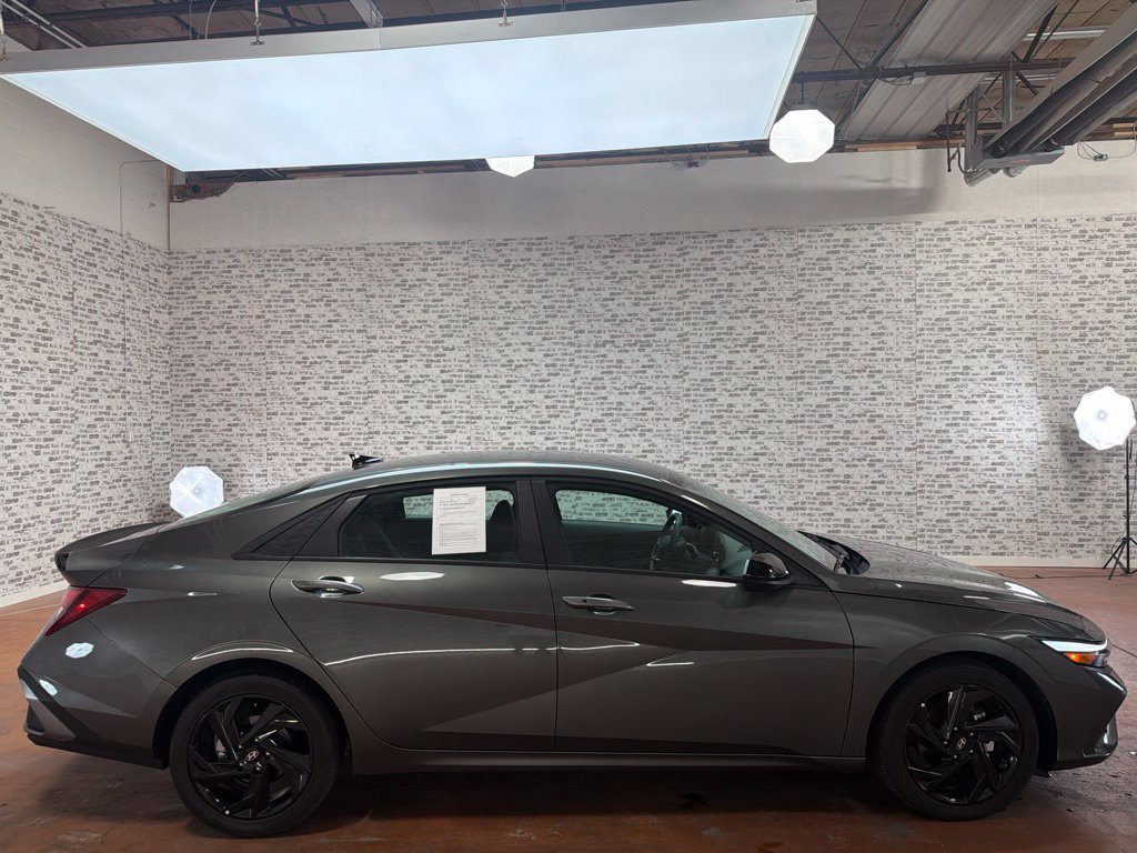 Certified 2026 Hyundai Elantra Sport FWD image 8