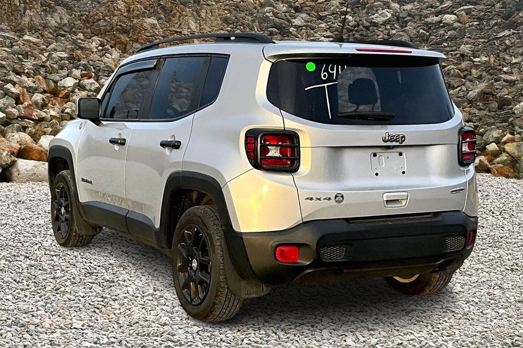 Used 2020 Jeep Renegade Latitude image 11