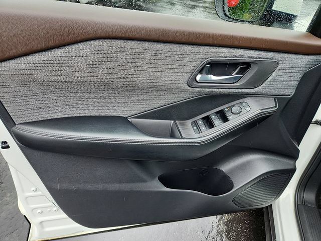 Used 2023 Nissan Rogue SV AWD/4WD image 13