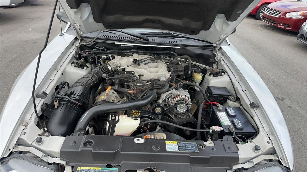 Used 2003 Ford Mustang Convertible image 23