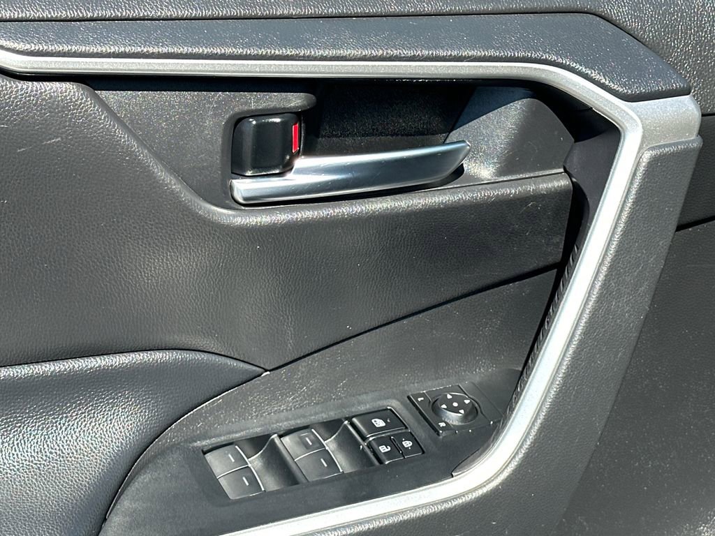 Used 2024 Toyota RAV4 XLE image 17