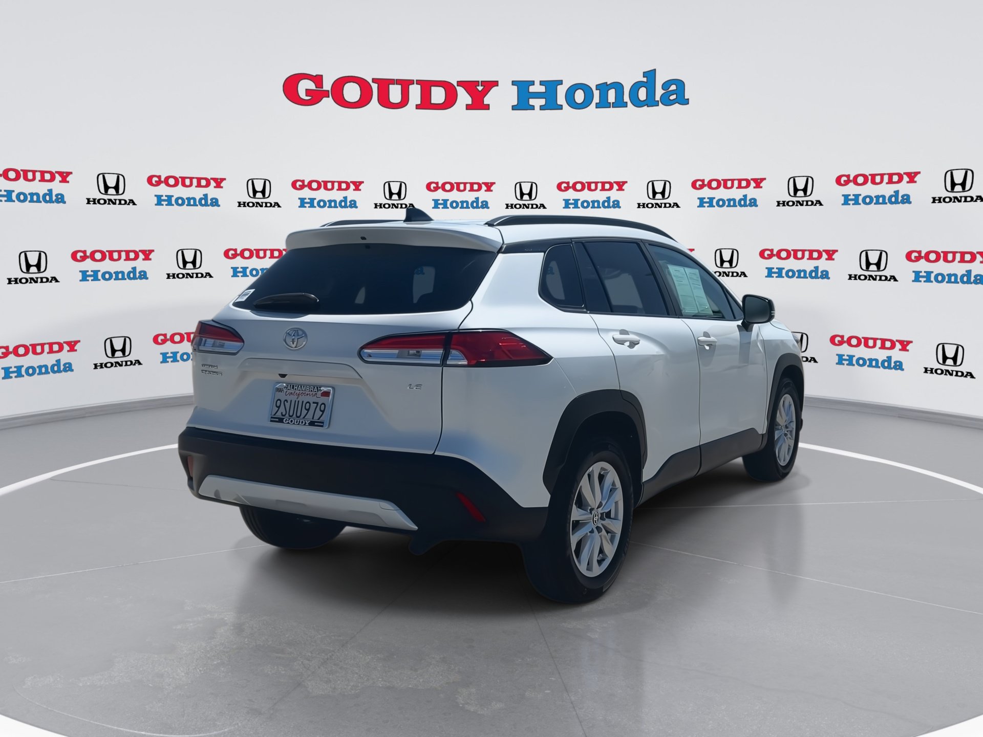 Used 2025 Toyota Corolla Cross LE FWD image 8