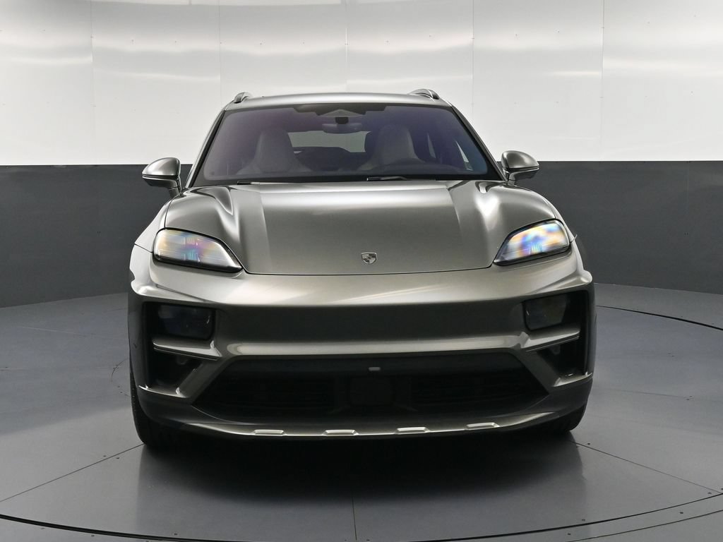 Certified 2025 Porsche Macan Turbo Electric AWD/4WD image 11