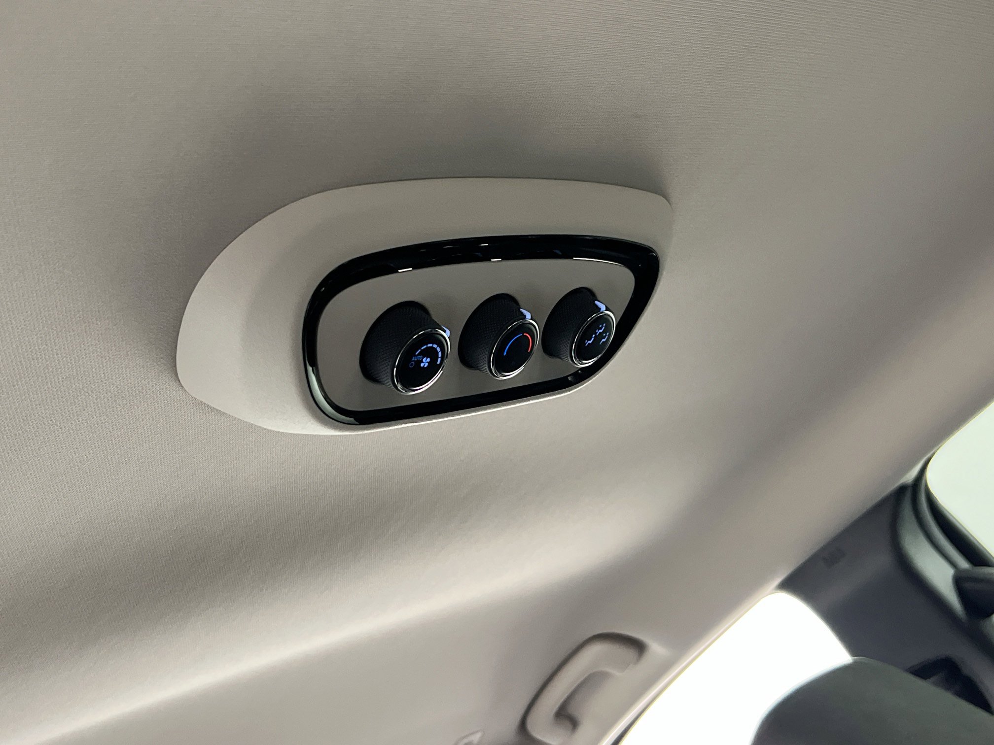 Used 2022 Dodge Durango SXT w/ Anodized Platinum Package image 23