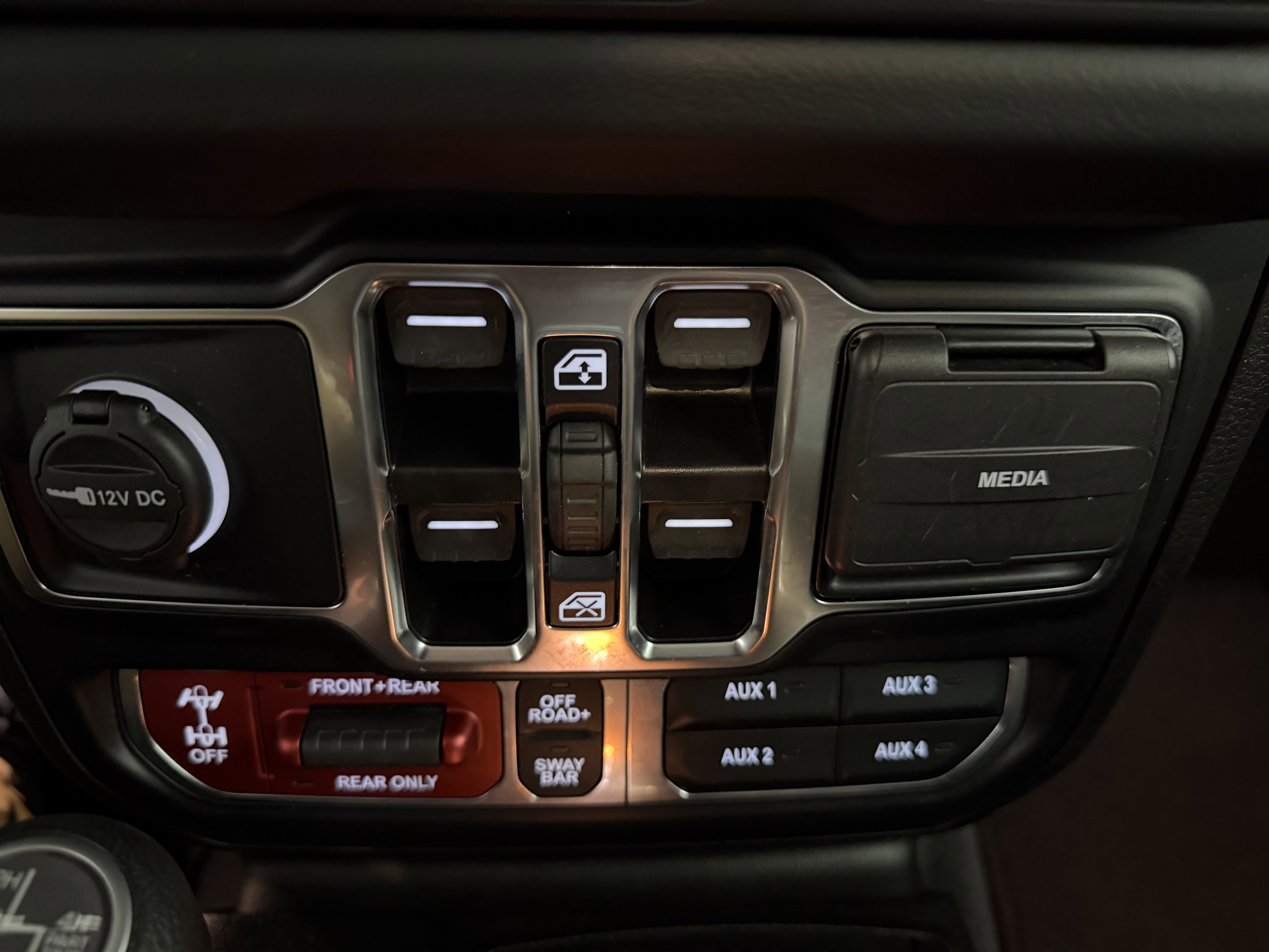 Used 2024 Jeep Wrangler Unlimited Rubicon 4xe image 21