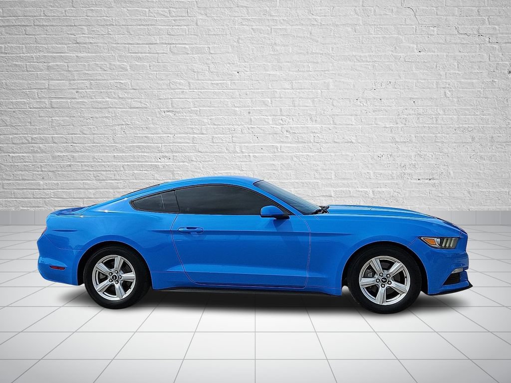 Used 2017 Ford Mustang Coupe RWD image 5