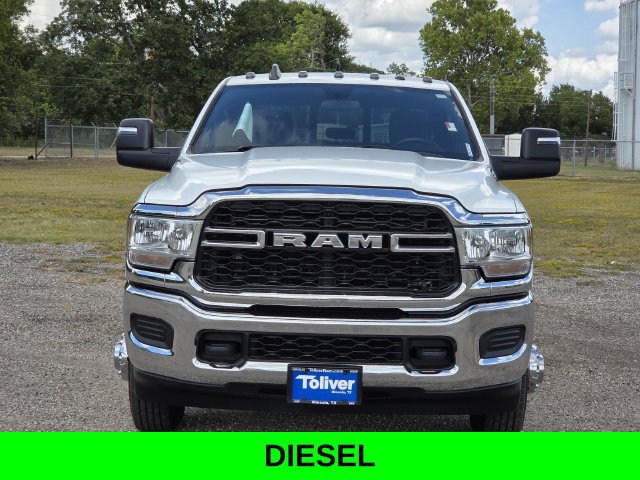 Used 2024 RAM 3500 Tradesman w/ Chrome Appearance Group AWD/4WD image 3