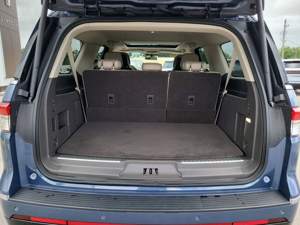 Used 2023 Lincoln Navigator L Reserve image 7