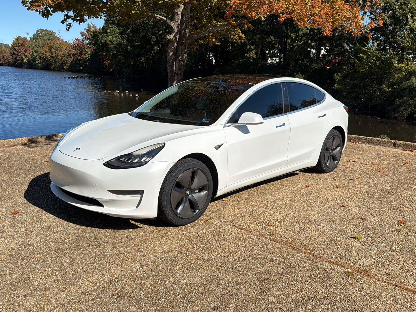 Used 2018 Tesla Model 3 Long Range RWD image 10