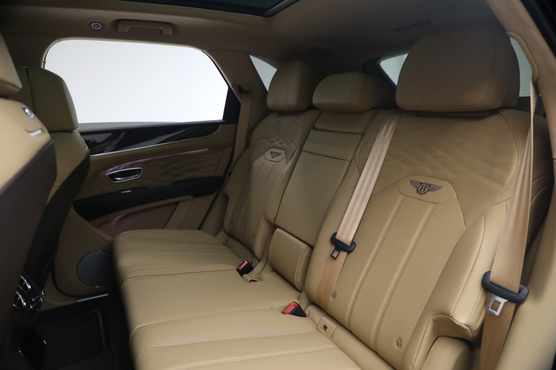 New 2026 Bentley Bentayga AWD/4WD image 24