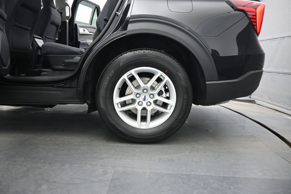 New 2026 Ford Explorer Active RWD image 21