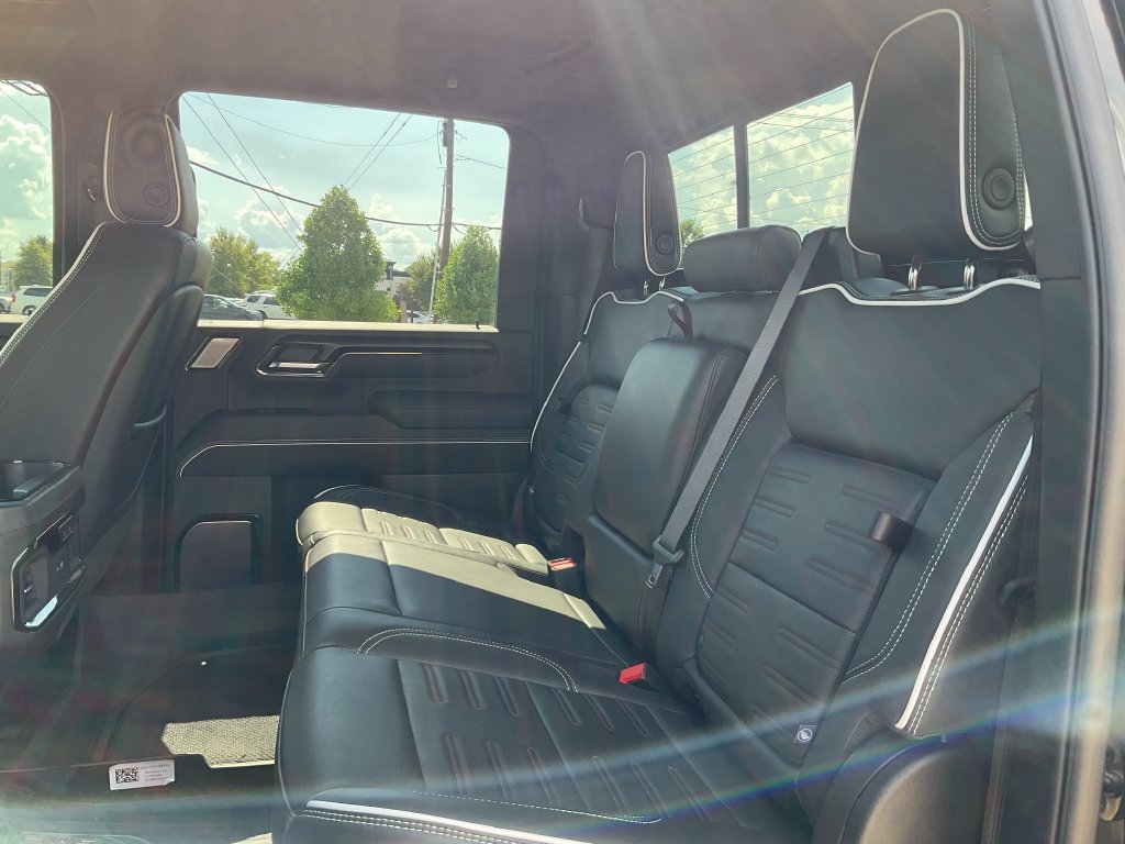 Used 2025 GMC Sierra 2500 AT4X AWD/4WD image 13
