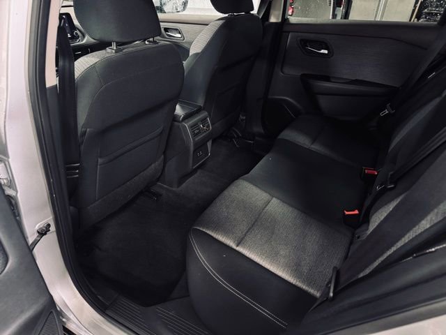 Used 2022 Nissan Rogue SV AWD/4WD image 18