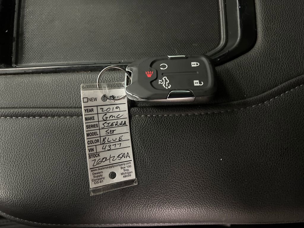 Used 2019 GMC Sierra 1500 SLT w/ SLT Premium Plus Package AWD/4WD image 30