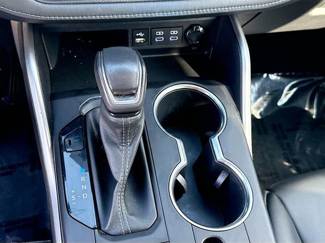 Used 2022 Toyota Highlander XLE image 16