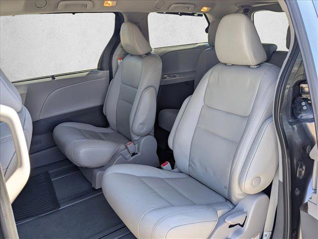 Used 2020 Toyota Sienna XLE w/ XLE Navigation Package image 22