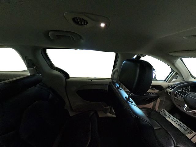 Used 2024 Chrysler Pacifica Touring-L image 35