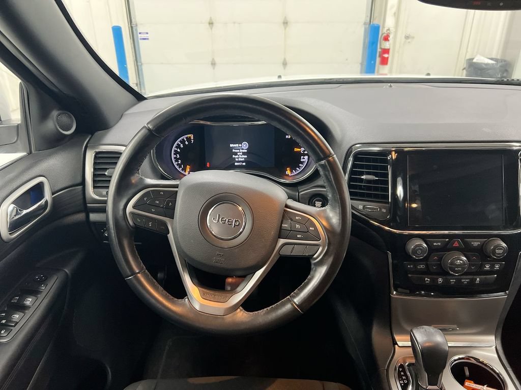 Used 2022 Jeep Grand Cherokee Laredo E AWD/4WD image 11