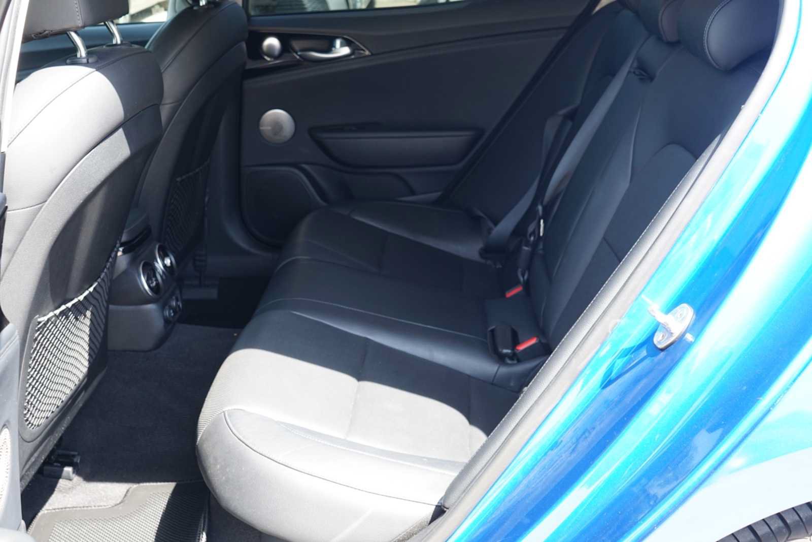 Used 2018 Kia Stinger Premium RWD image 19