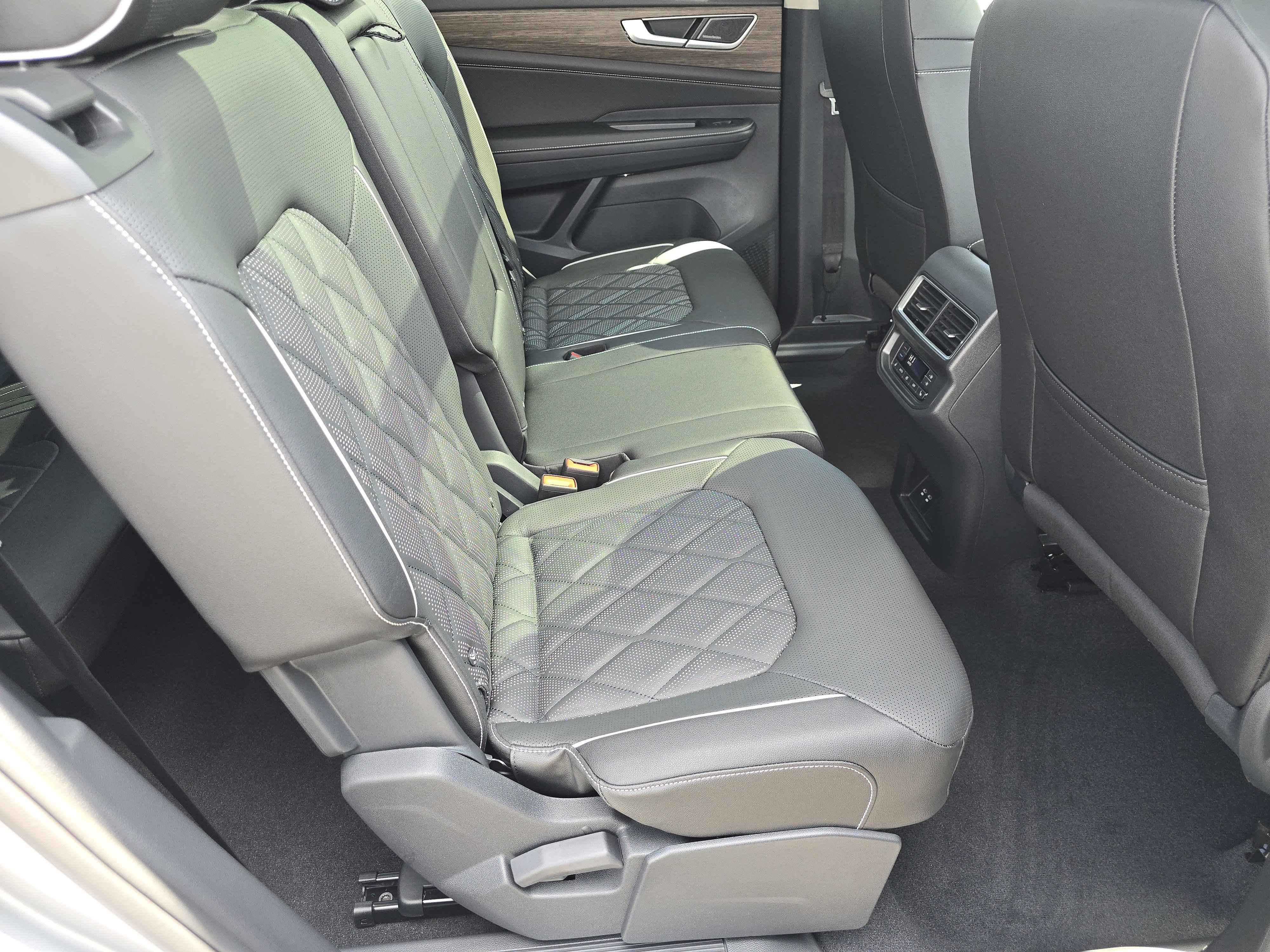 New 2026 Volkswagen Atlas SEL Premium R-Line image 19