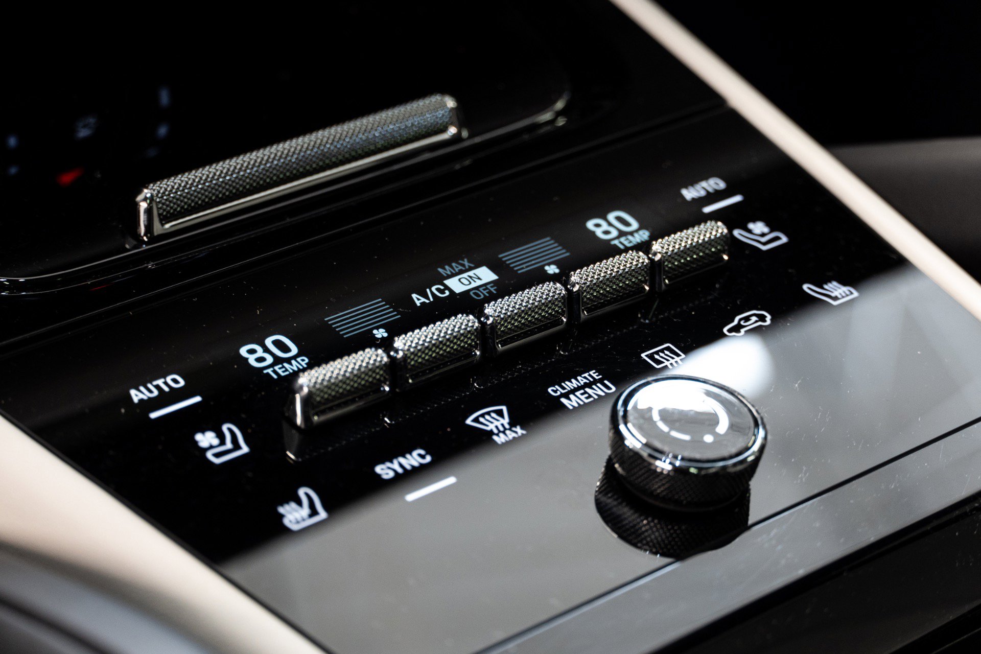 Used 2025 Porsche Cayenne GTS image 21