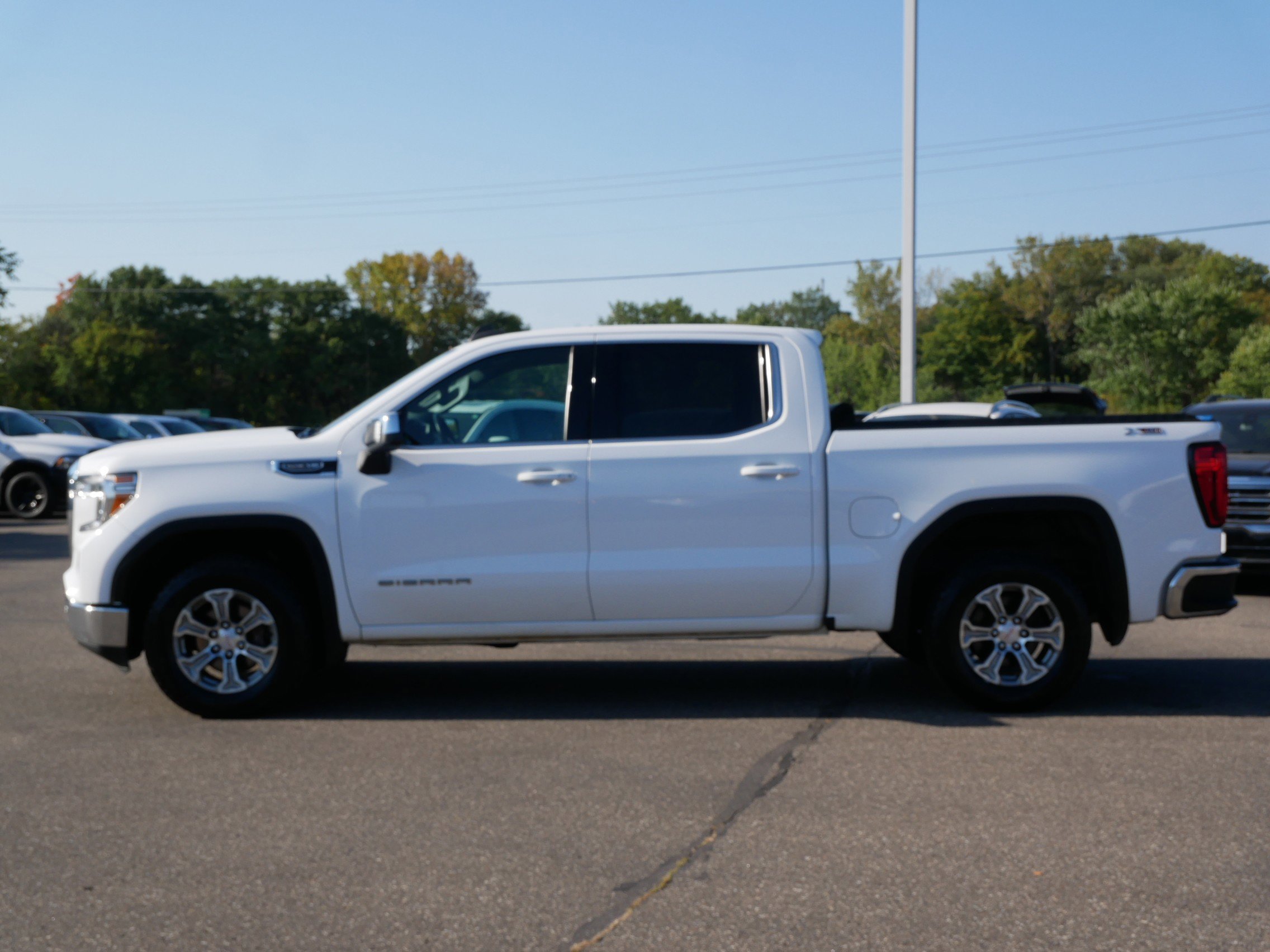 Used 2020 GMC Sierra 1500 SLE w/ SLE Value Package image 4