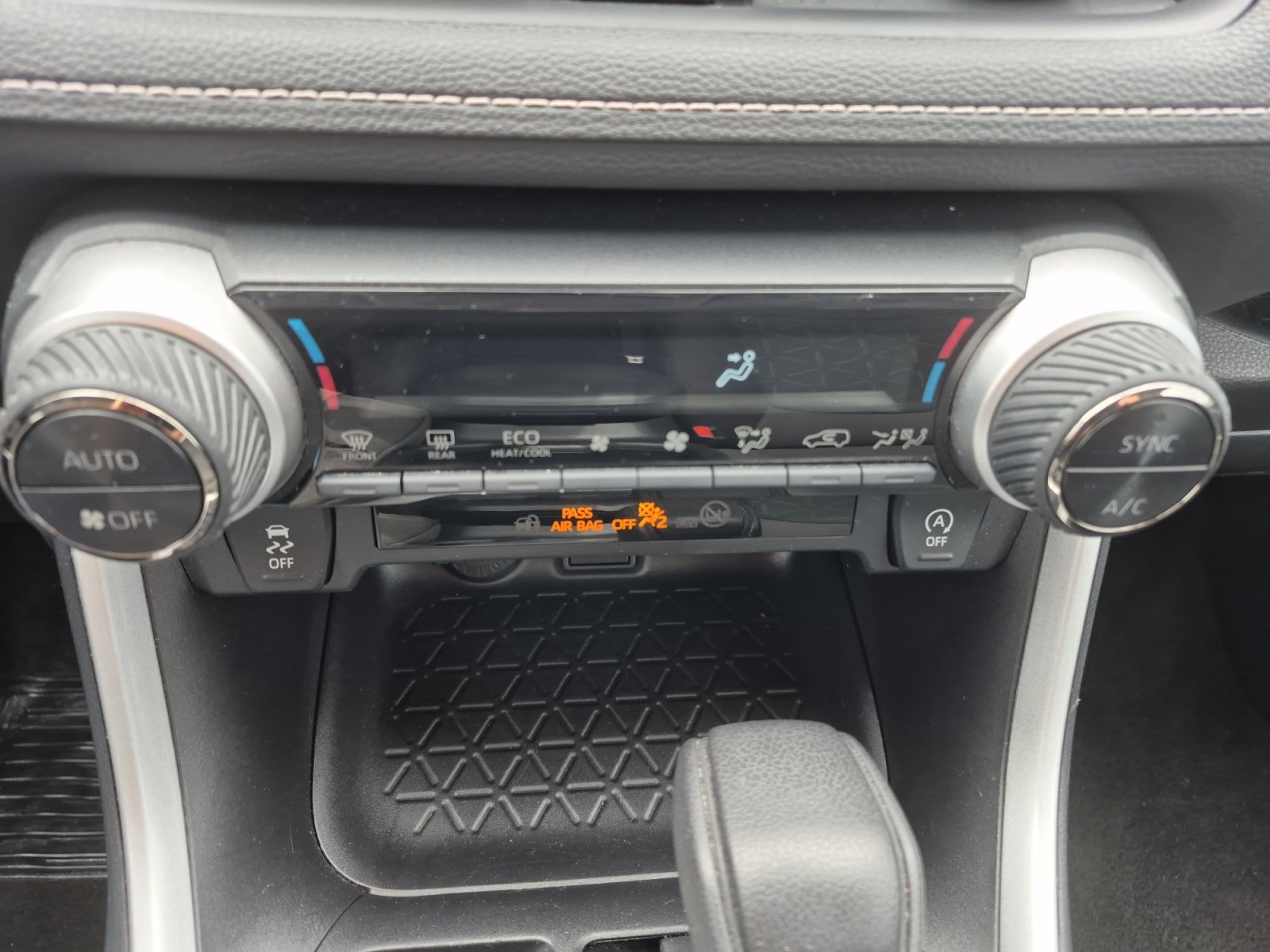 Certified 2025 Toyota RAV4 XLE AWD/4WD image 29