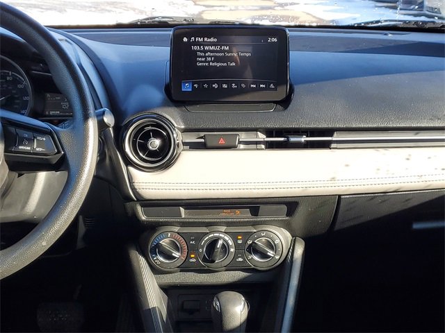 Used 2019 Toyota Yaris L image 28