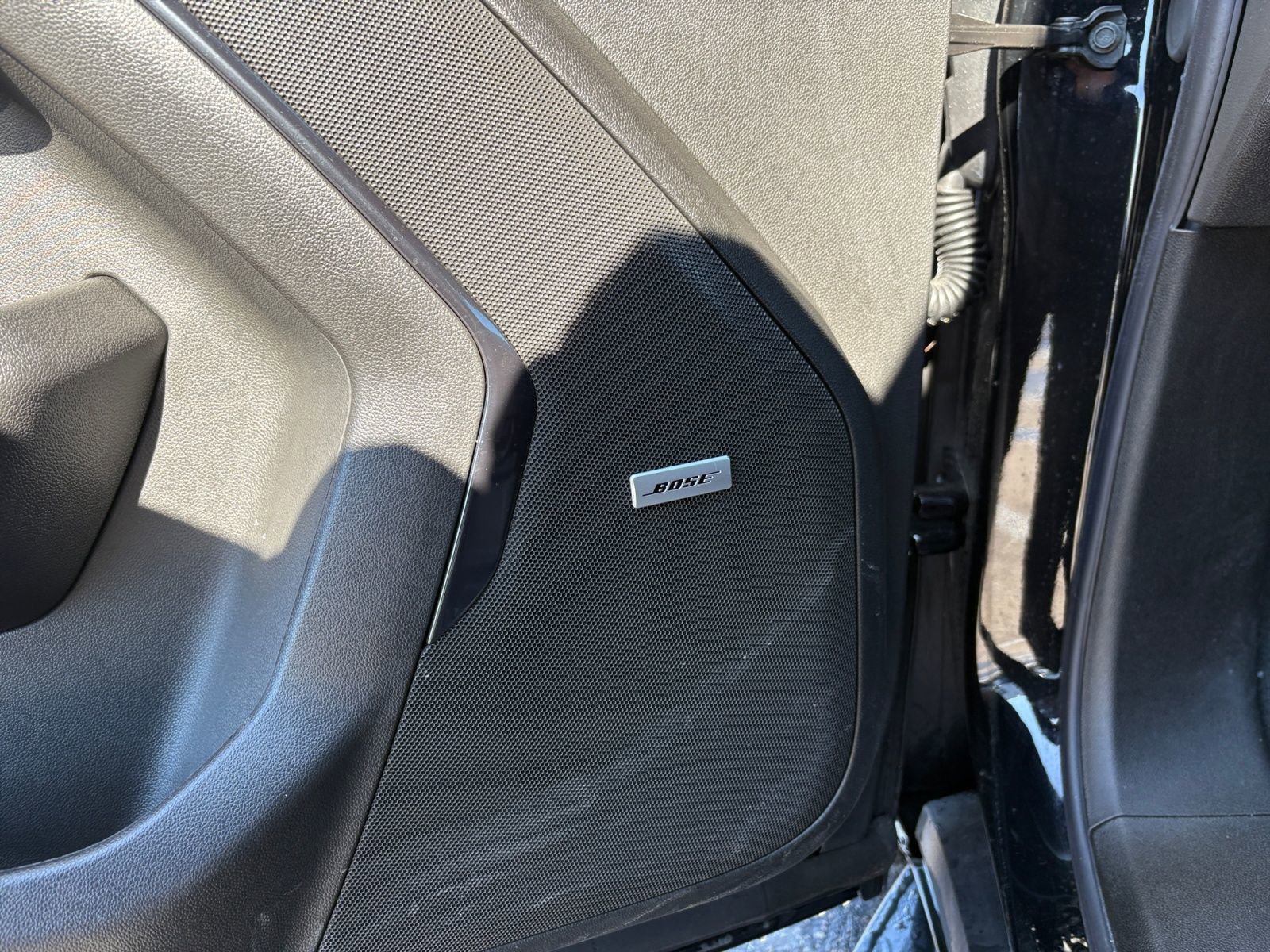 Used 2025 GMC Yukon XL AT4 image 21